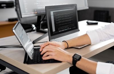 As Stack Overflow Fades to 2009 Levels, Reddit Marketing Inherits the Traffic