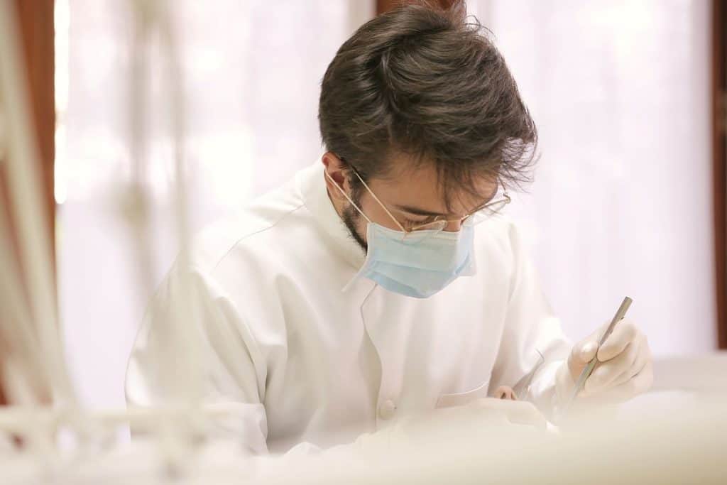 What Europe’s Seven-Fixture Safety Test Reveals About Choosing a Dental Implant Specialist